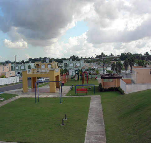 Los Faroles Housing Development 2